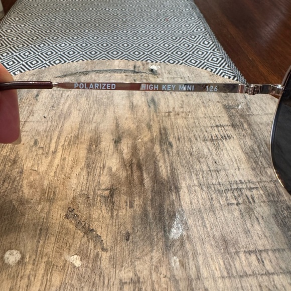 Quay High Key Sunglasses - Picture 4 of 8